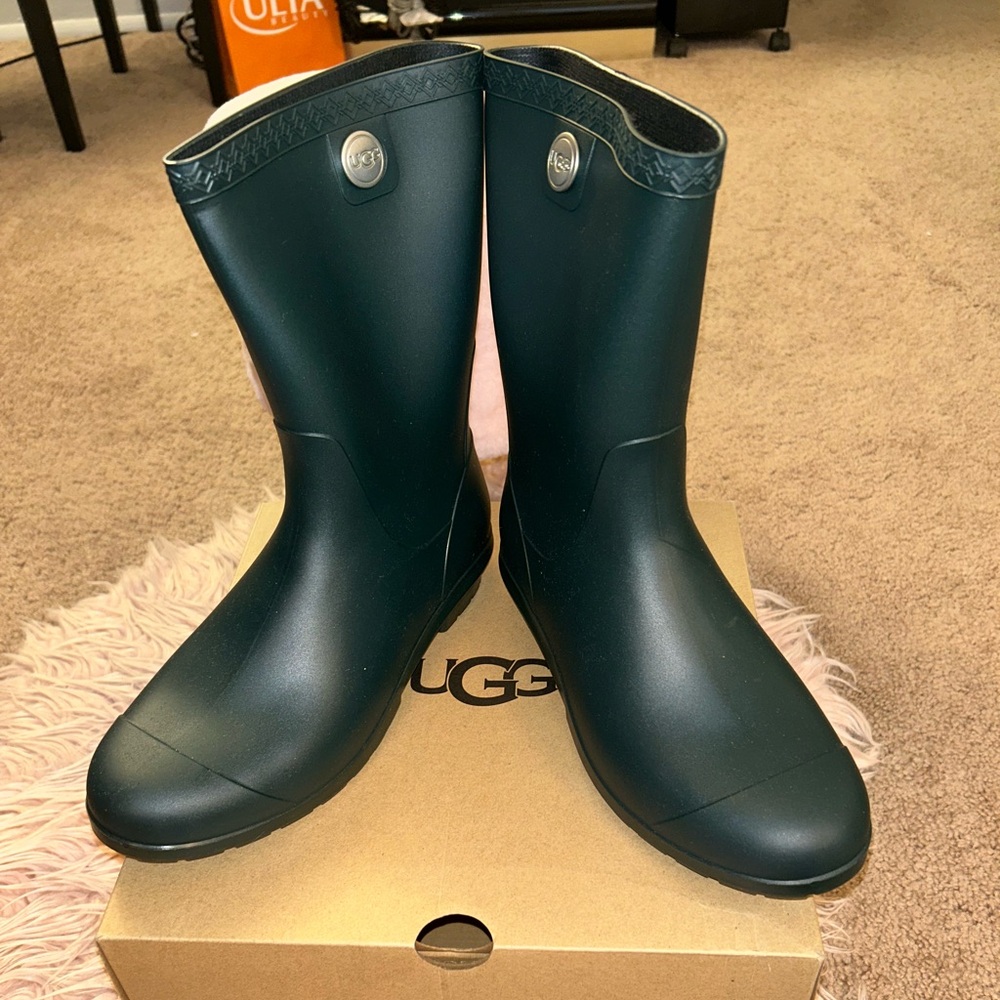 UGG Sienna Matte Low Rain boot Olive